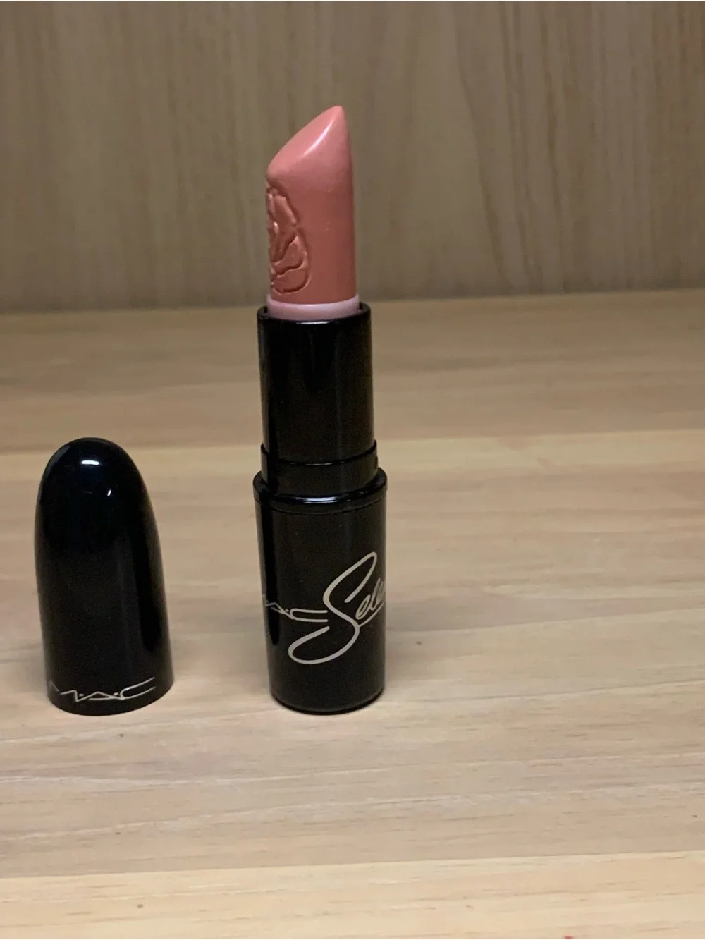 MAC Cosmetics Selena Vive Rose-Engraved Lipstick - Peachy Pink Nude